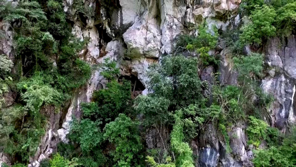 Di tích khảo cổ hang mộ Tạng Mè 